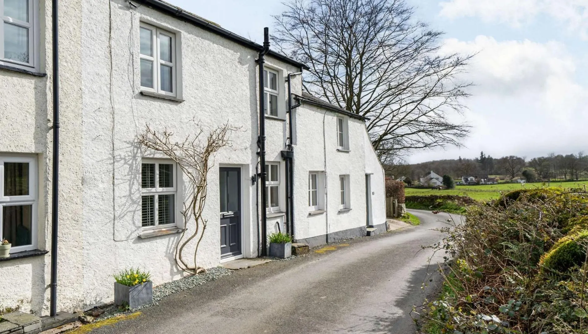 2 Bed In Lcc02 * Bouth