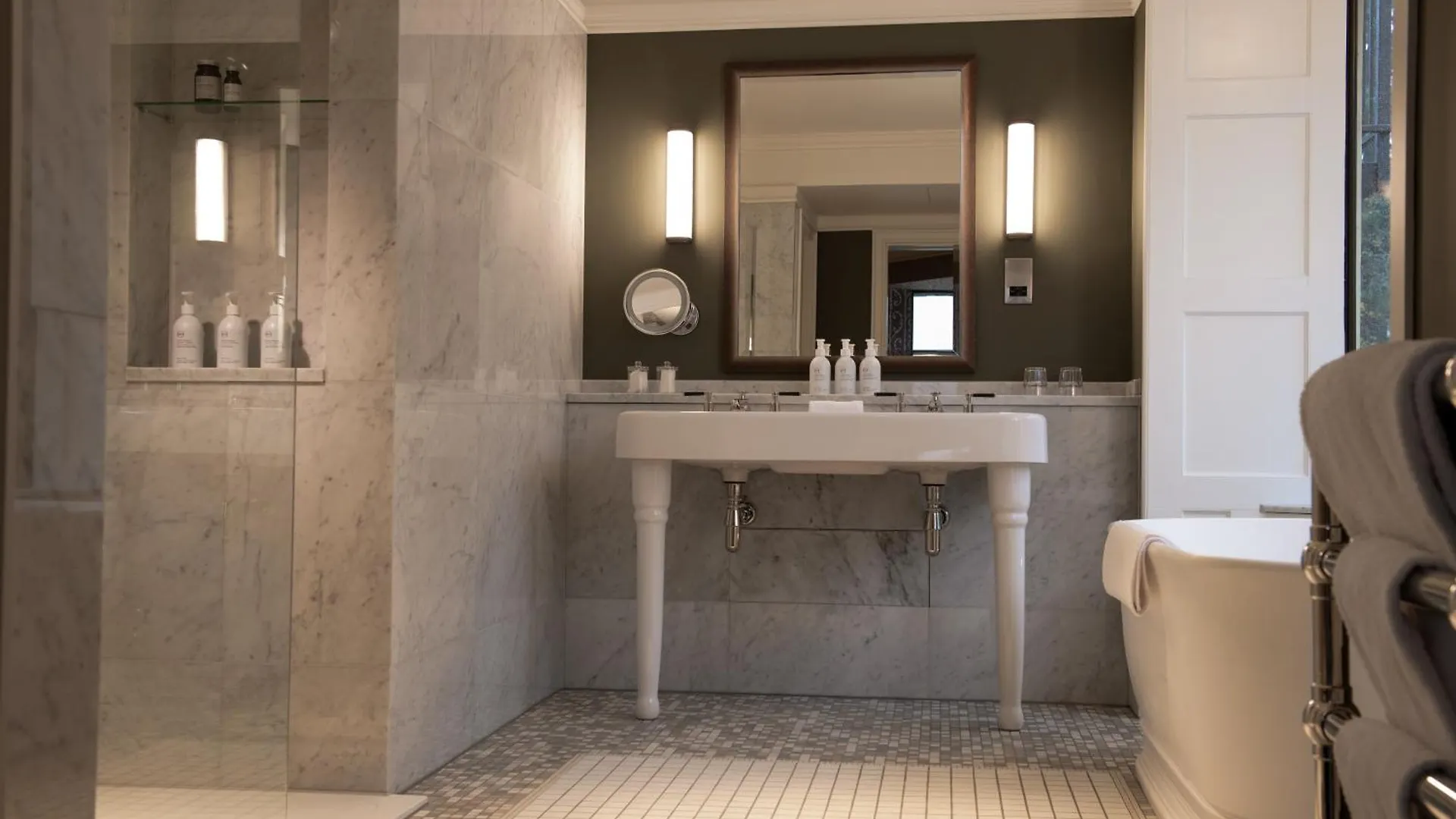Hotel Langdale Chase 5*