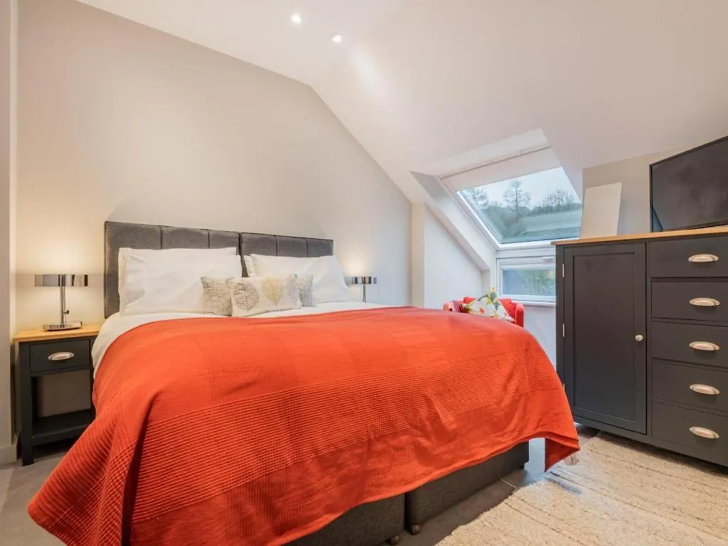 3 Bed In Newby Bridge Sz024 *
