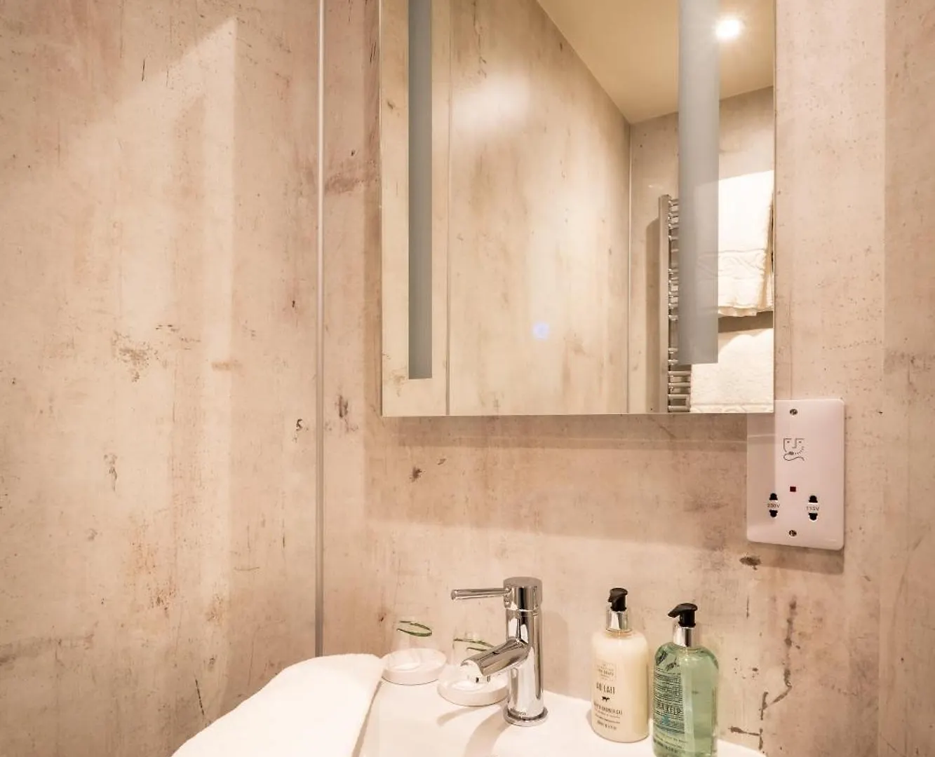Fell Hotel 4*