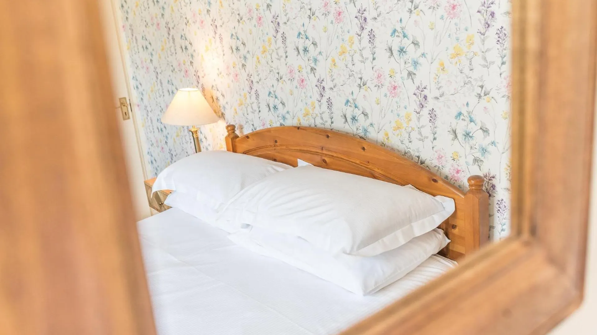 Meadowdore Stay B&B Bed & Breakfast *