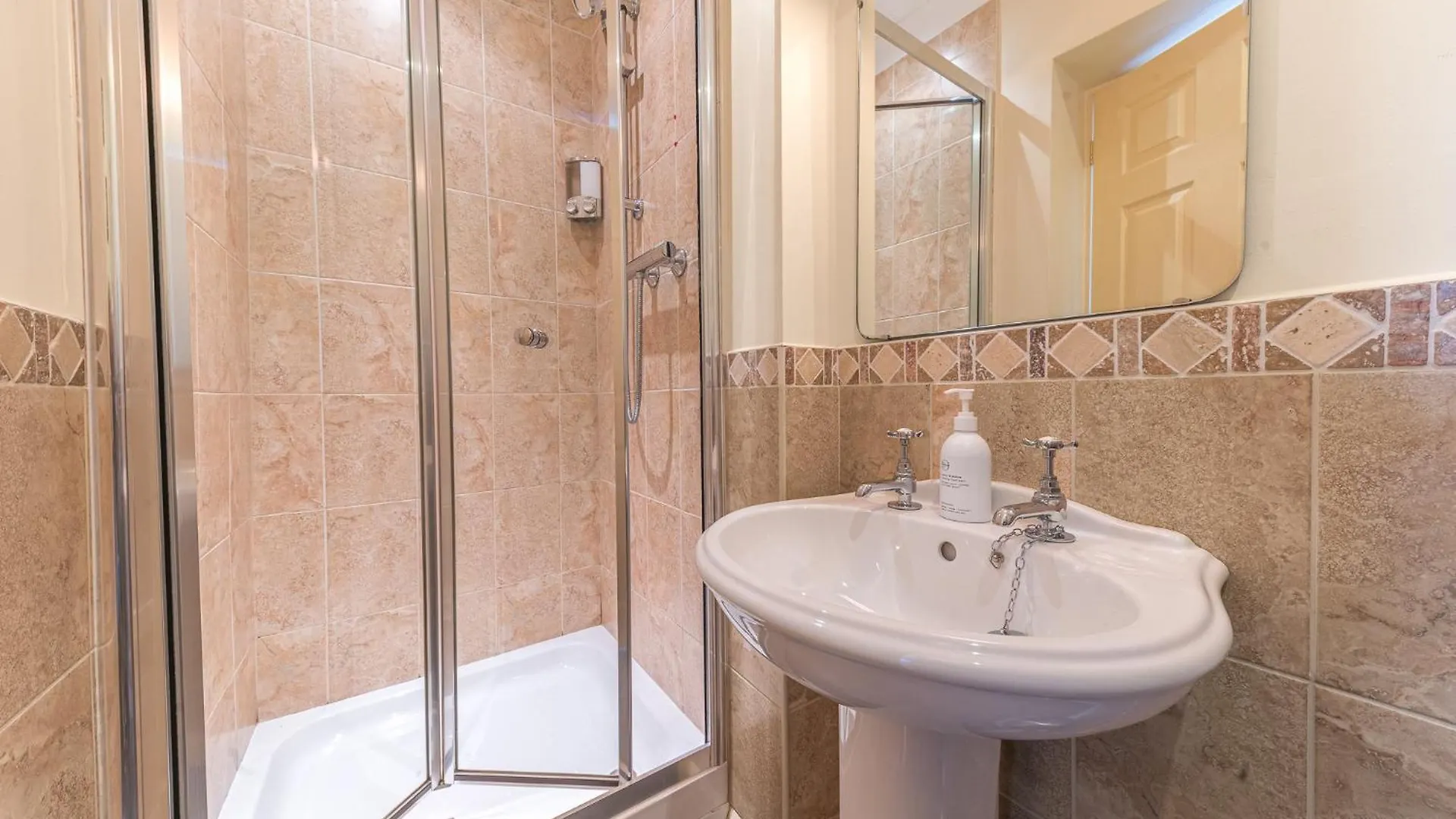 Meadowdore Stay B&B Bed & Breakfast *