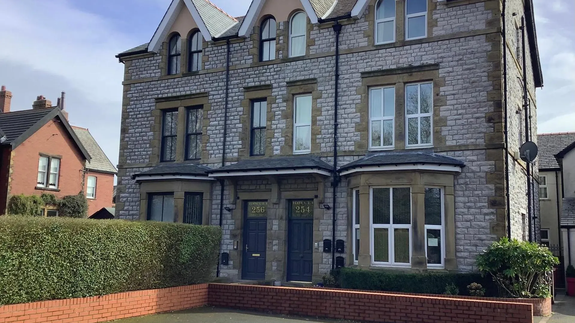 Jeffersons Abbey Road Serviced (adults Only) * Barrow-in-Furness