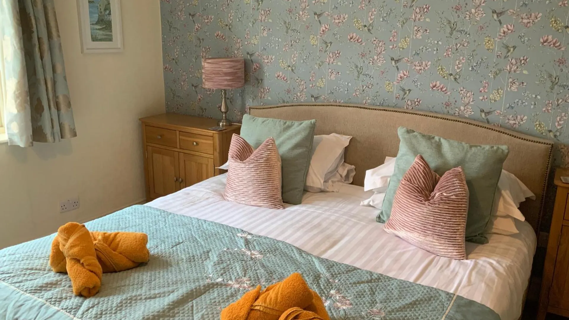 Meadowdore Stay B&B *