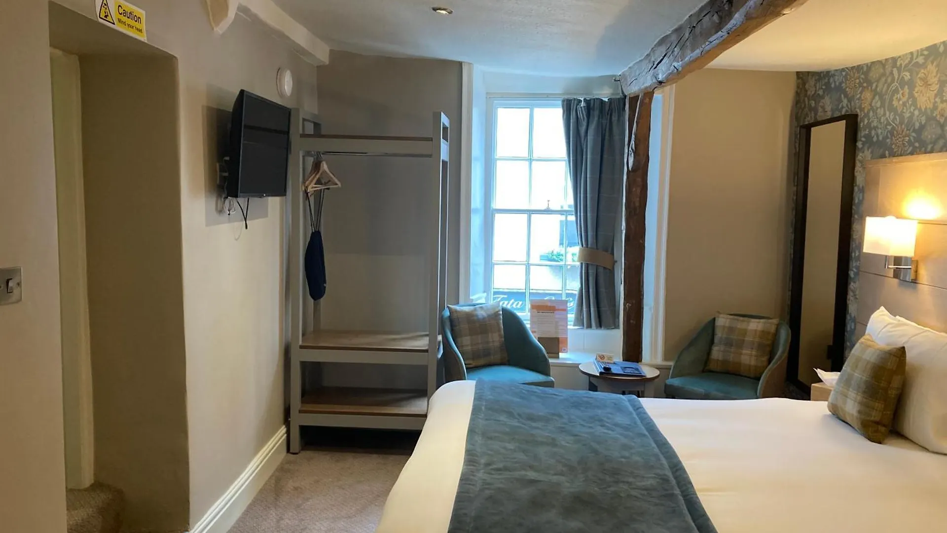 Snooty Fox Hotel 3*
