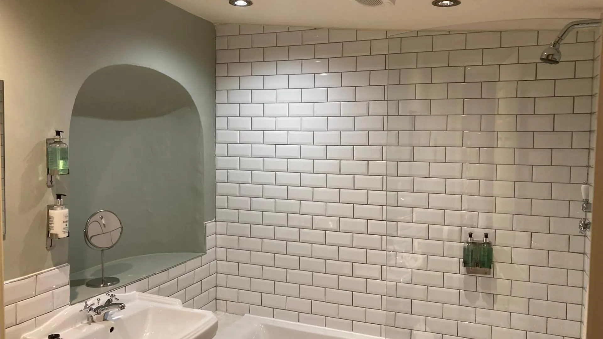 Snooty Fox Hotel 3*