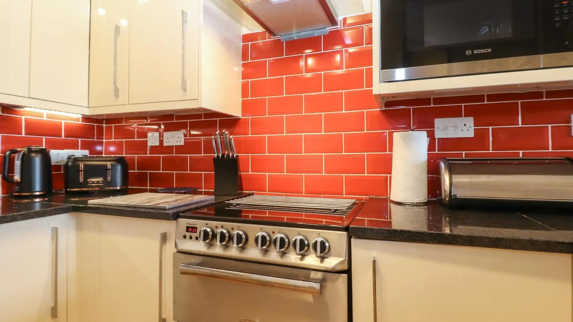 5 Ladstock Hall Apartment