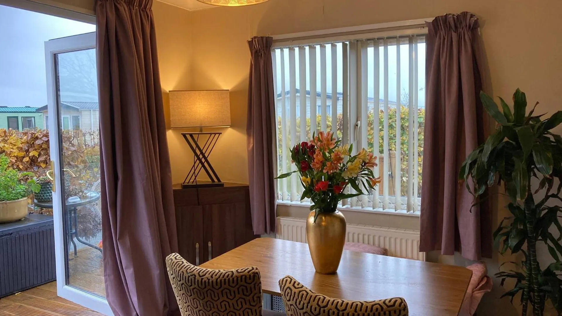 Chalet 2 Bedroomed With Private Garden *