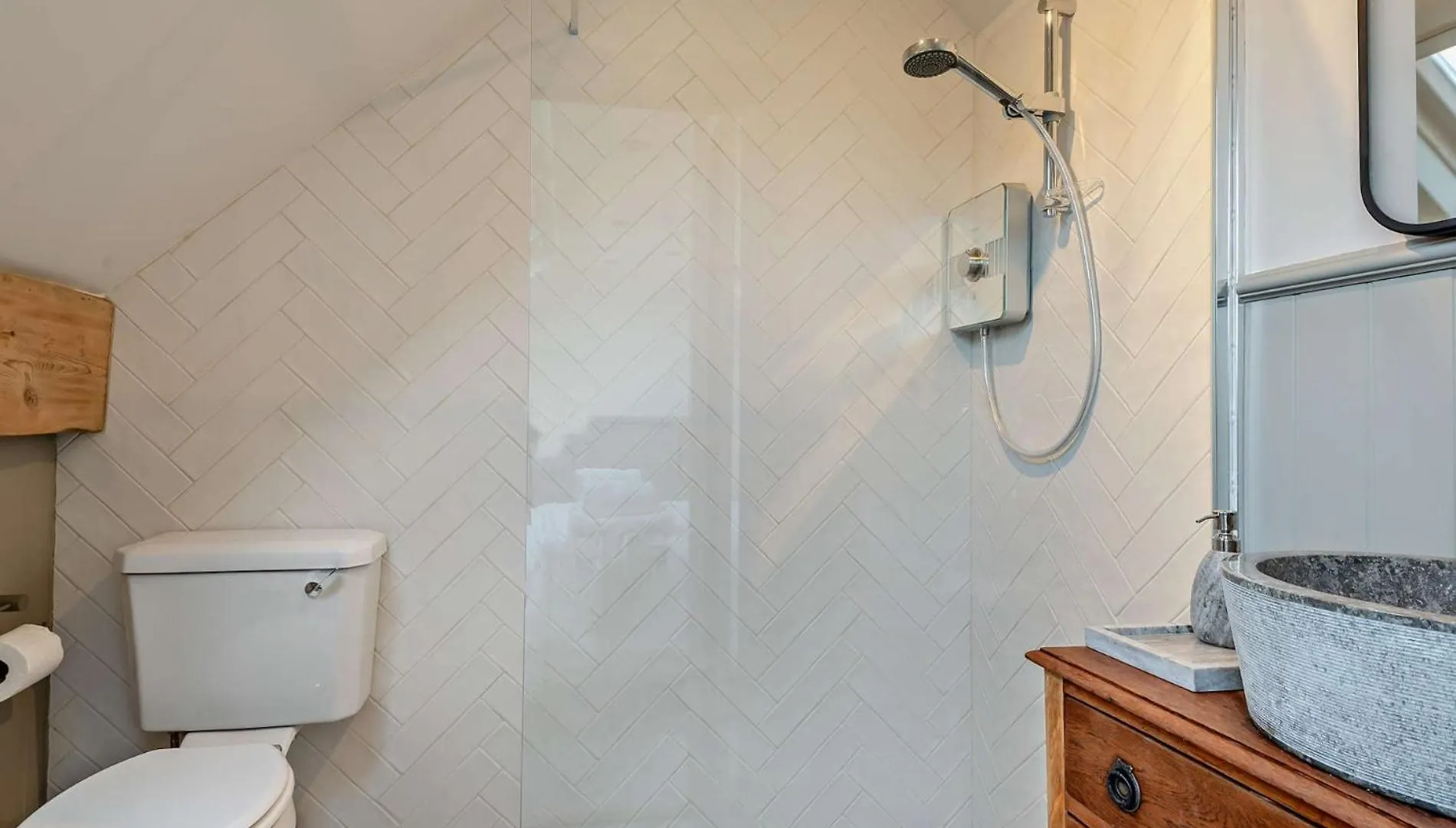 6 Bed In Keswick 94361