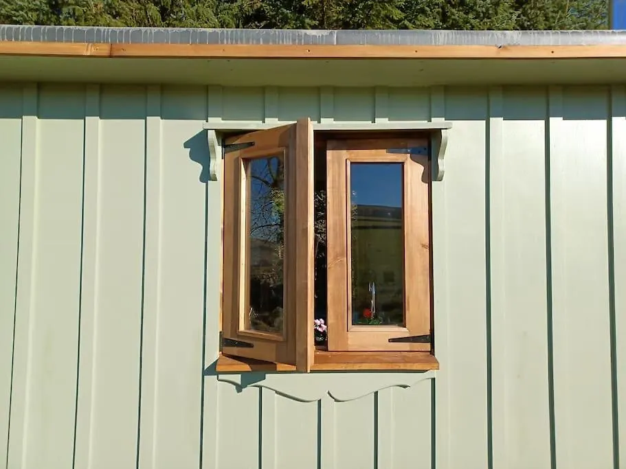 The Hideaway Shepherd's Hut, Alston, Cumbria Holiday home *