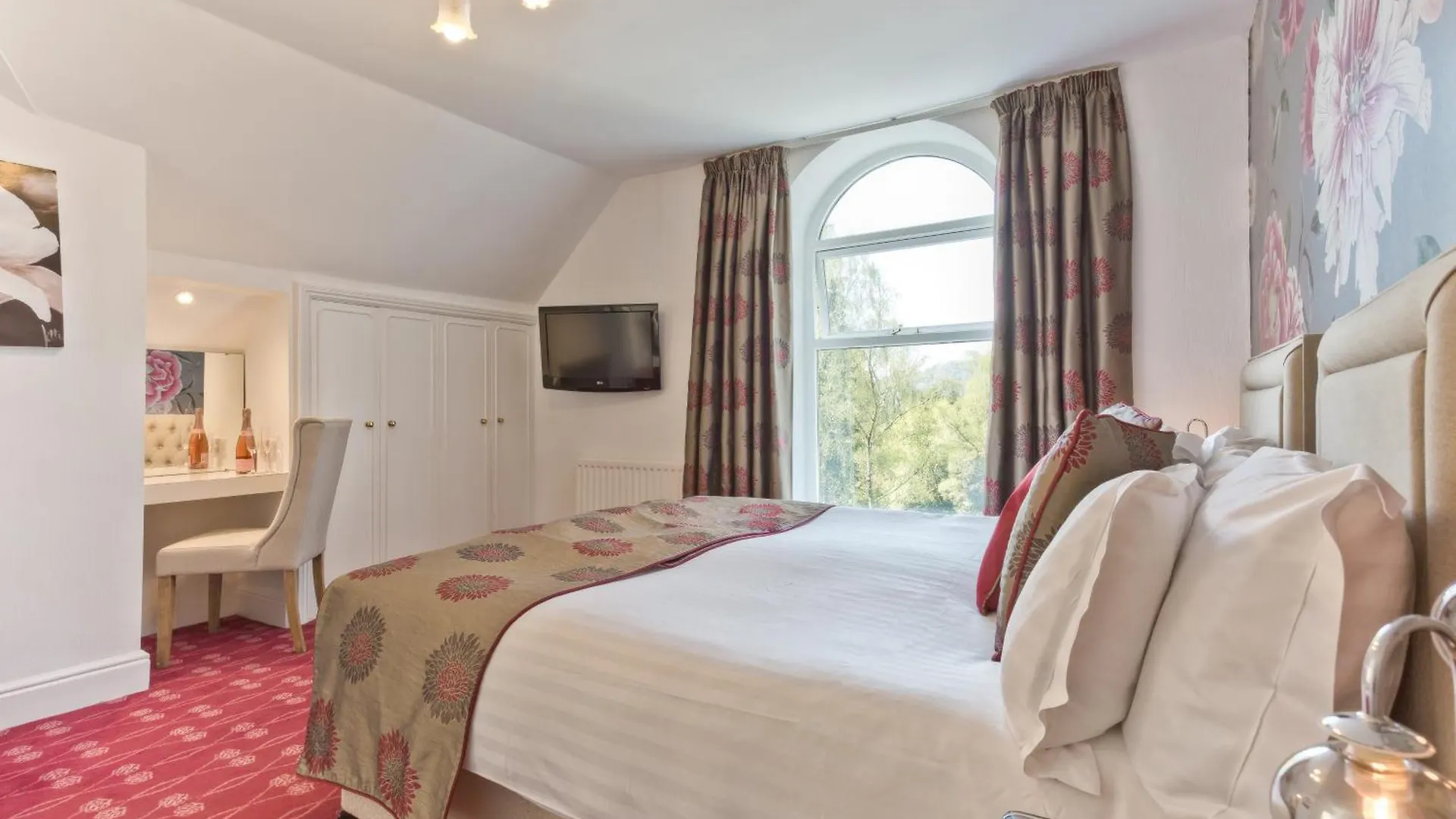 Hotel Burn Garden House 4*