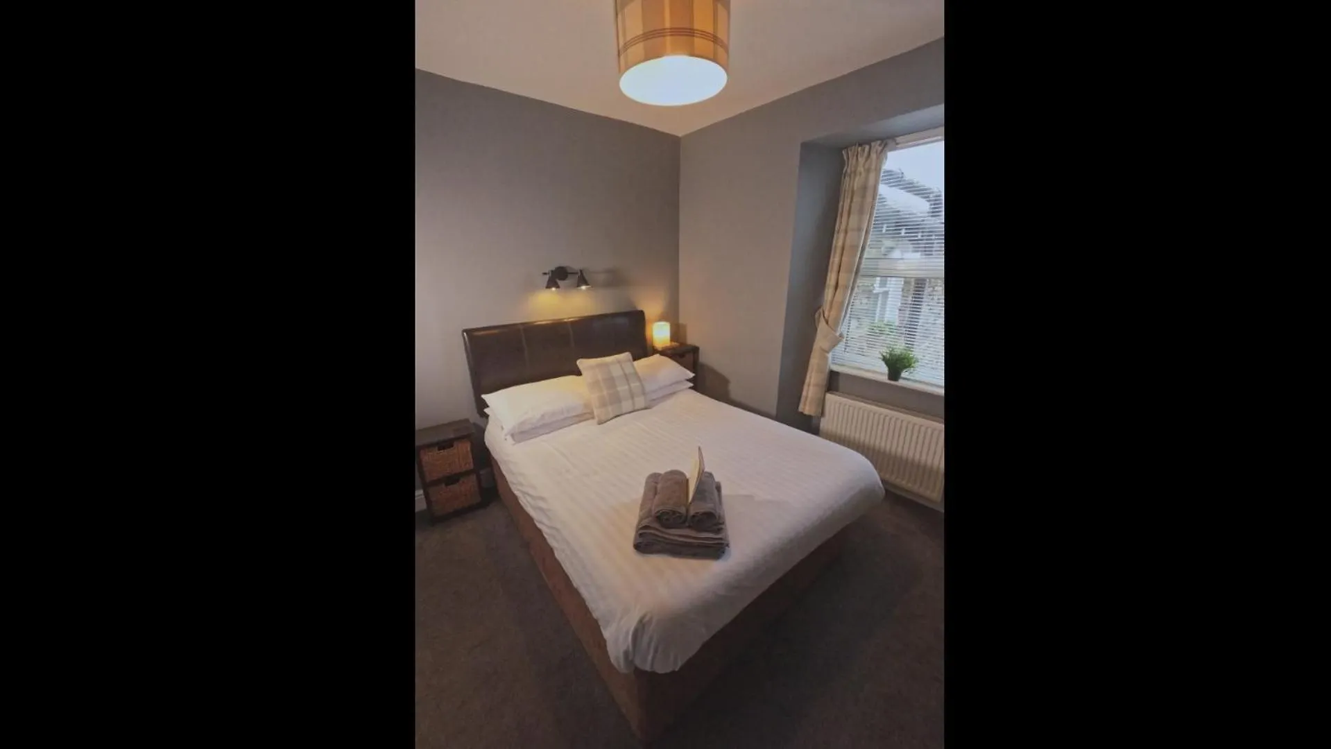 Couette-café Brook House ― Free On-site Car Park