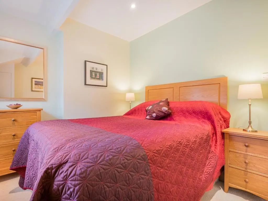 2 Bed In Sz451 *