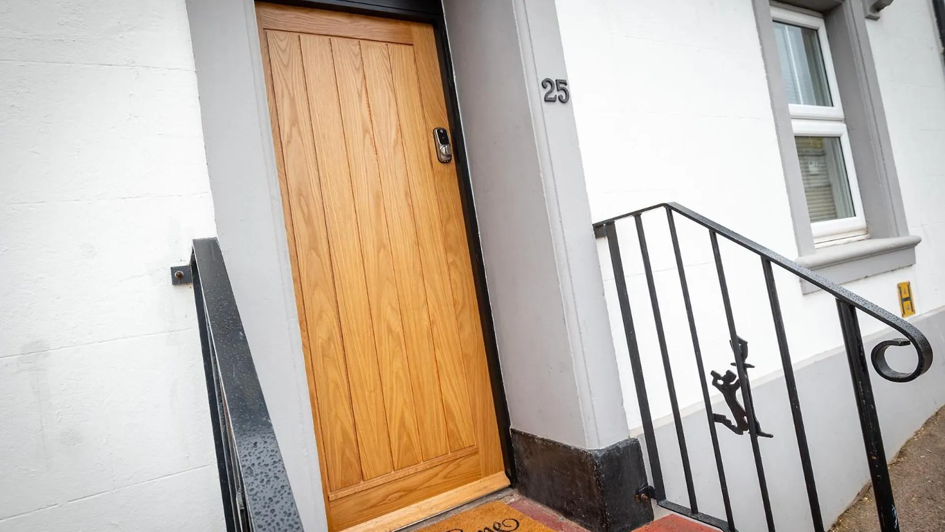 Guest house Kings Arms - Luxury Double - Waterfall Shower - Self Check In Whitehaven