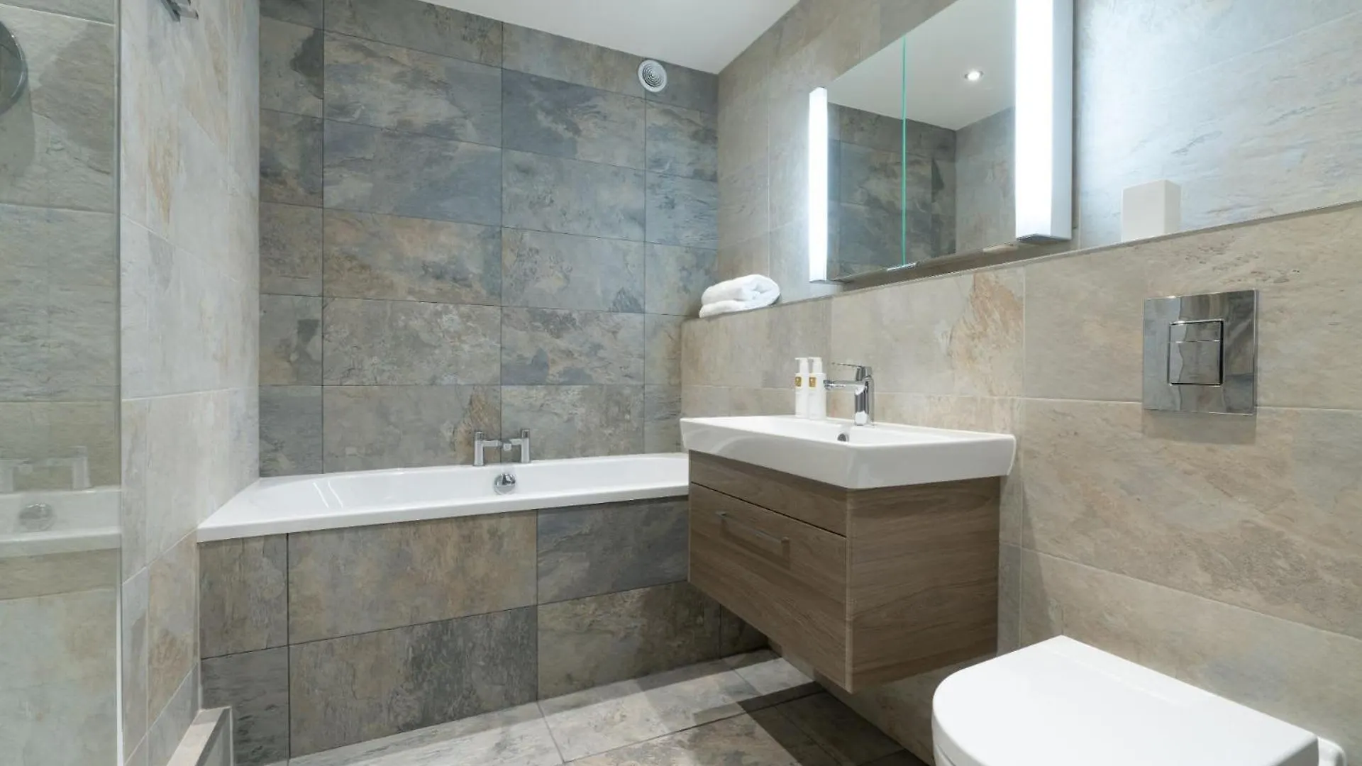 Апартаменты Idyllic Retreat With Panoramic Views By Letmestay *