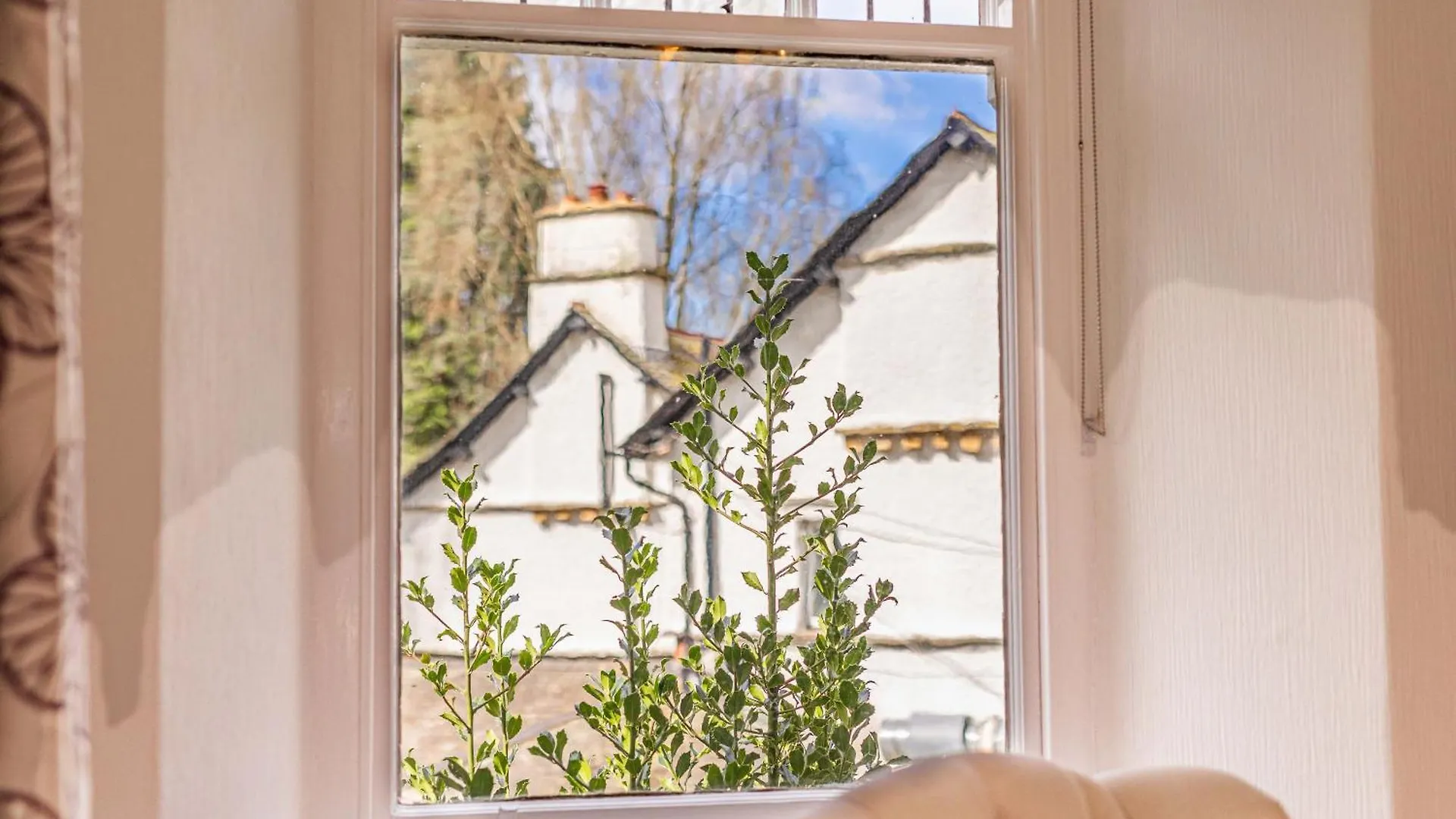 Burn How Garden - On Windermere