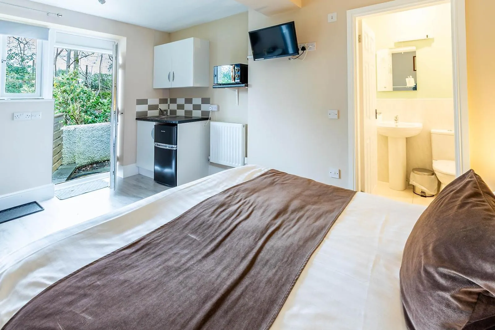 Roger Ground - With Onsite Car Parking Penzion Windermere