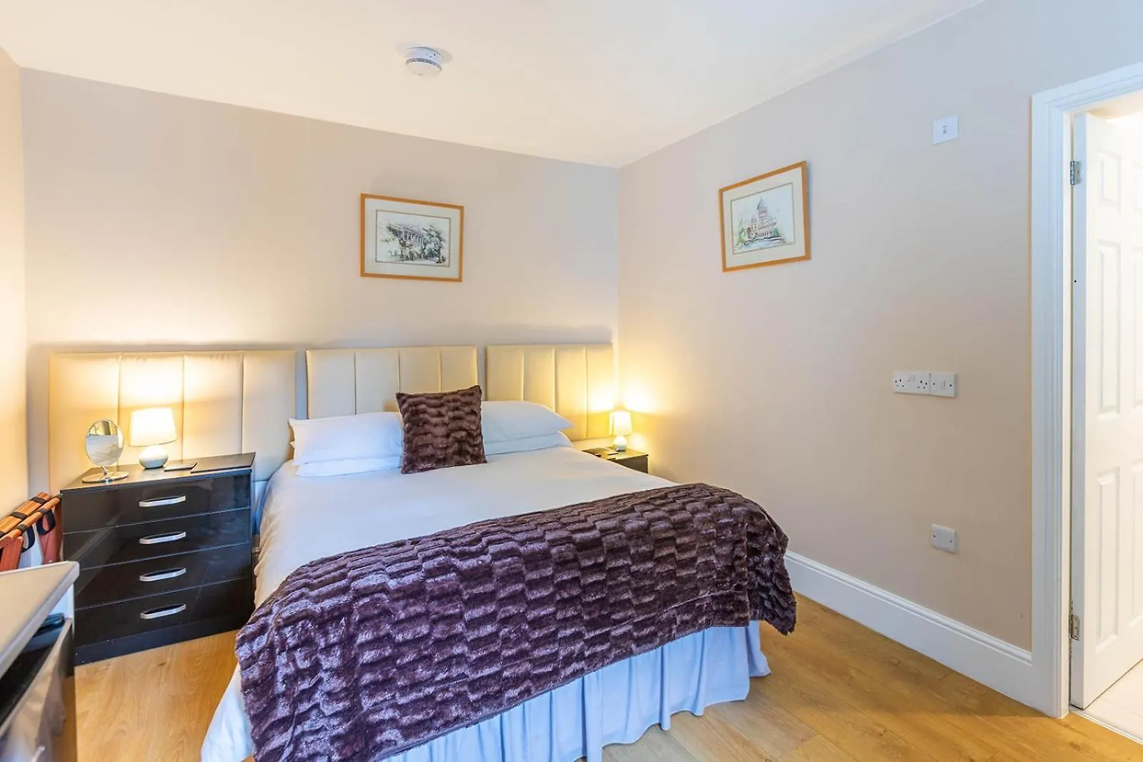 Roger Ground - With Onsite Car Parking Penzion Windermere