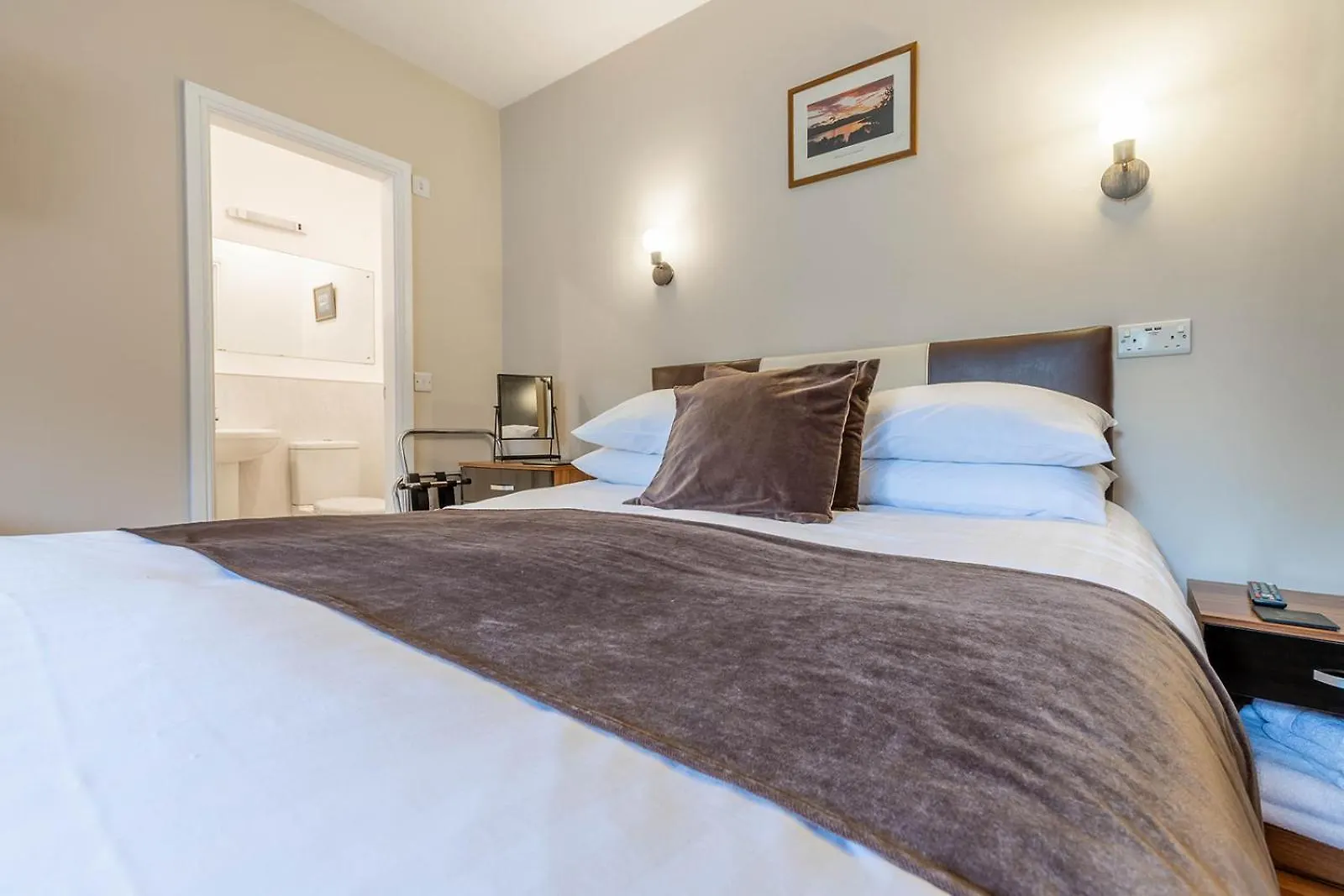 Roger Ground - With Onsite Car Parking Penzion 4*