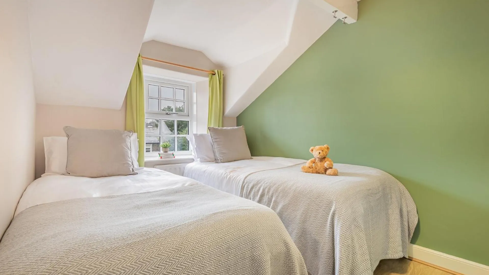 Lakeland - Sleeps 6 Holiday home *