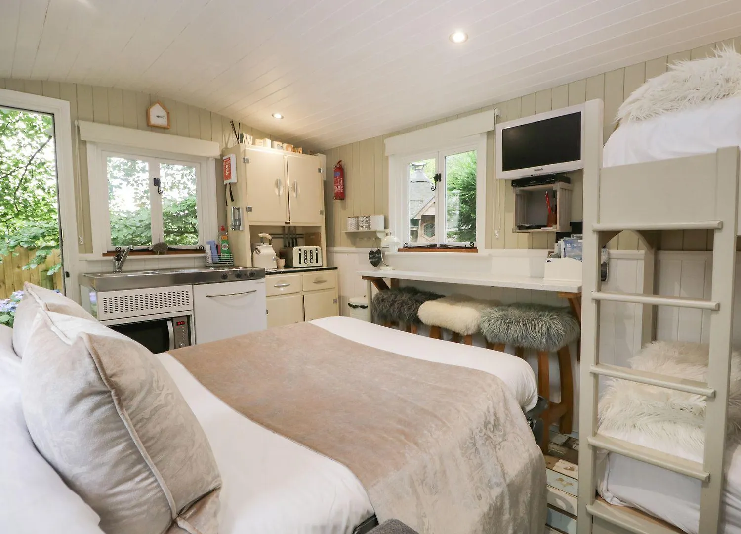 Woodmans Huts * Haverthwaite