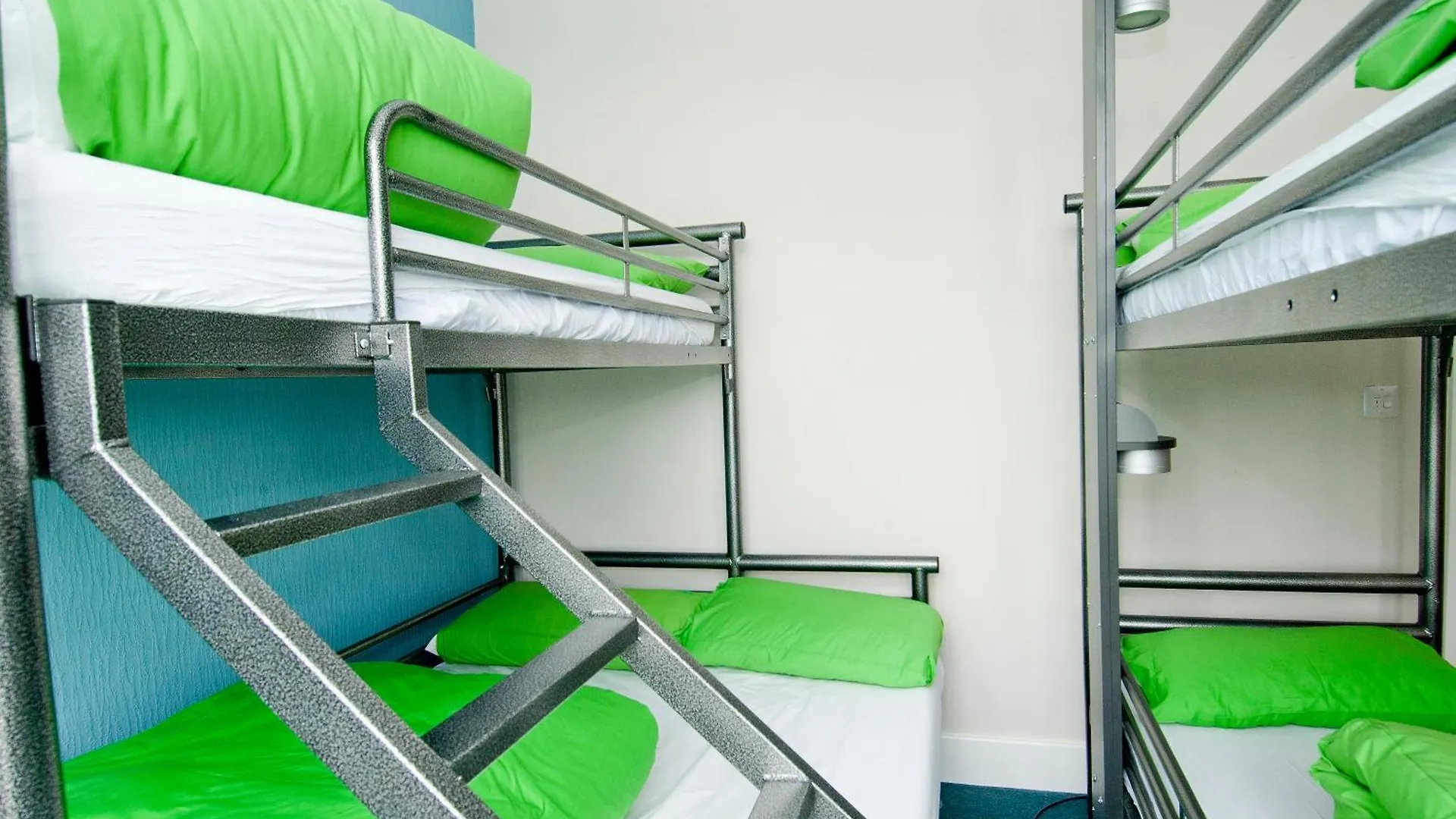 Yha Hostel *