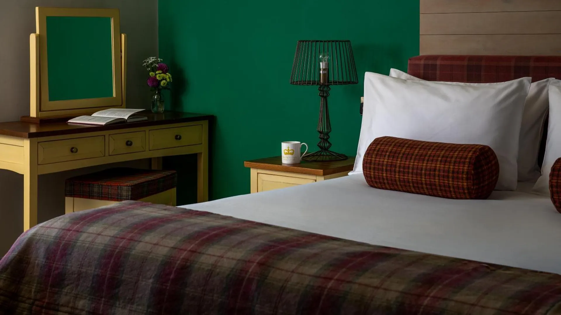 Hotel The Crown Pooley Bridge