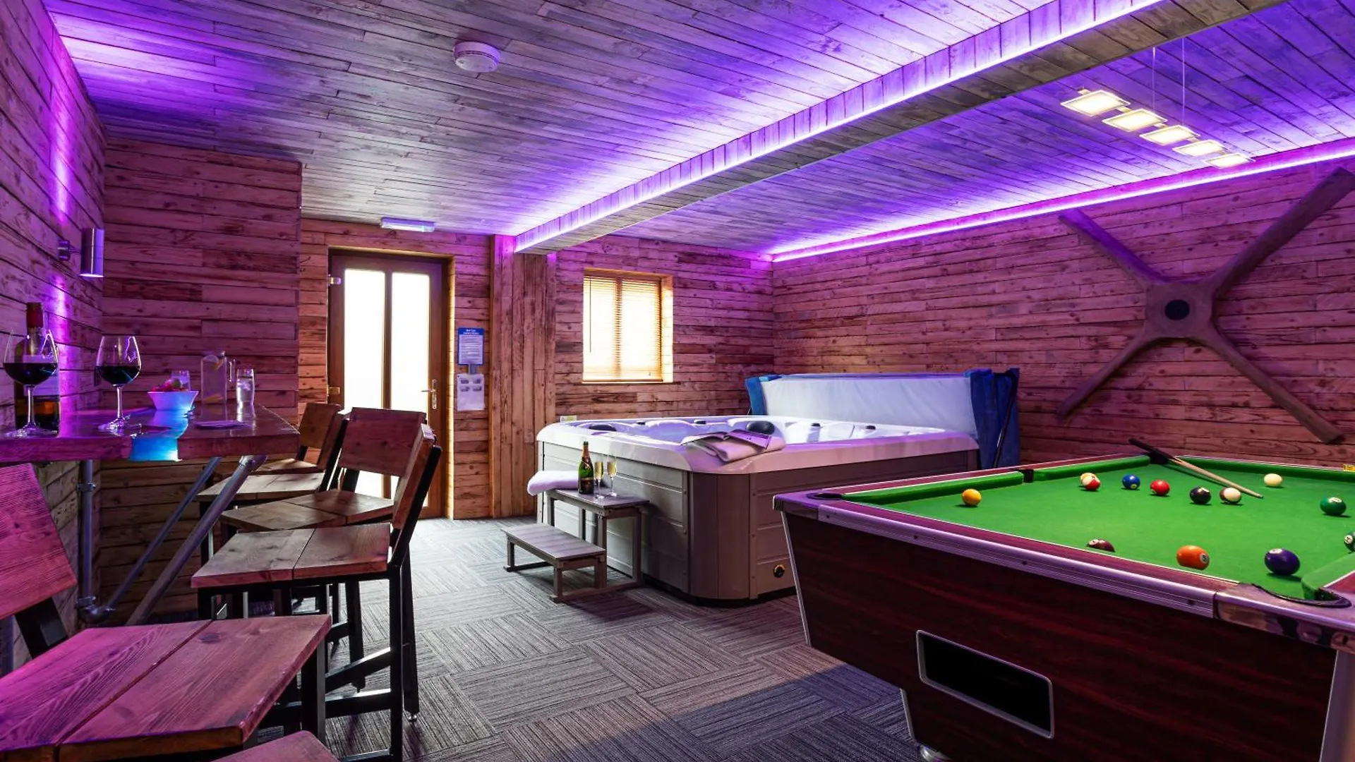 View From Within, Bowness - Dog Friendly With Hot Tub Windermere