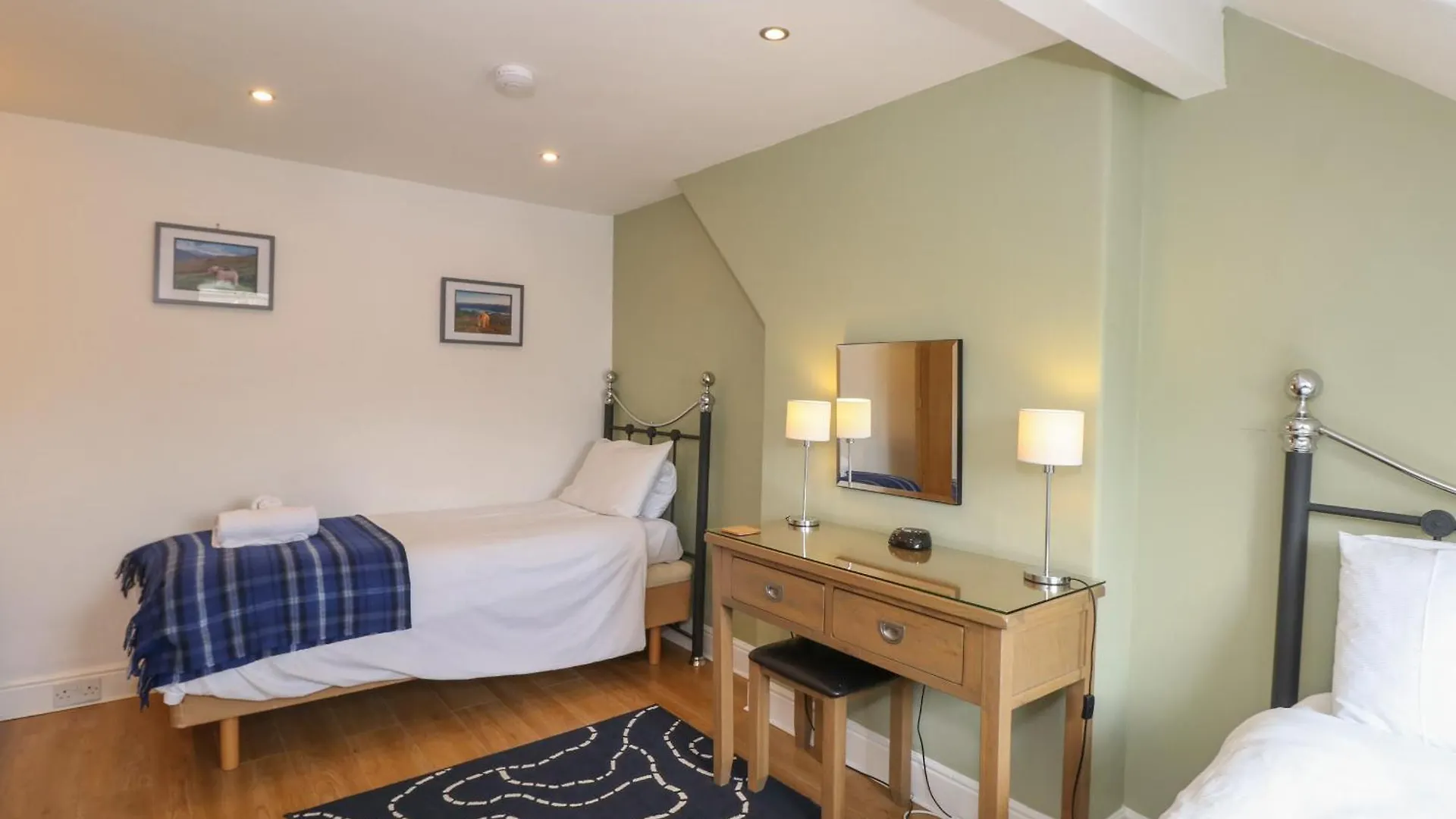 Baystones Apartment *