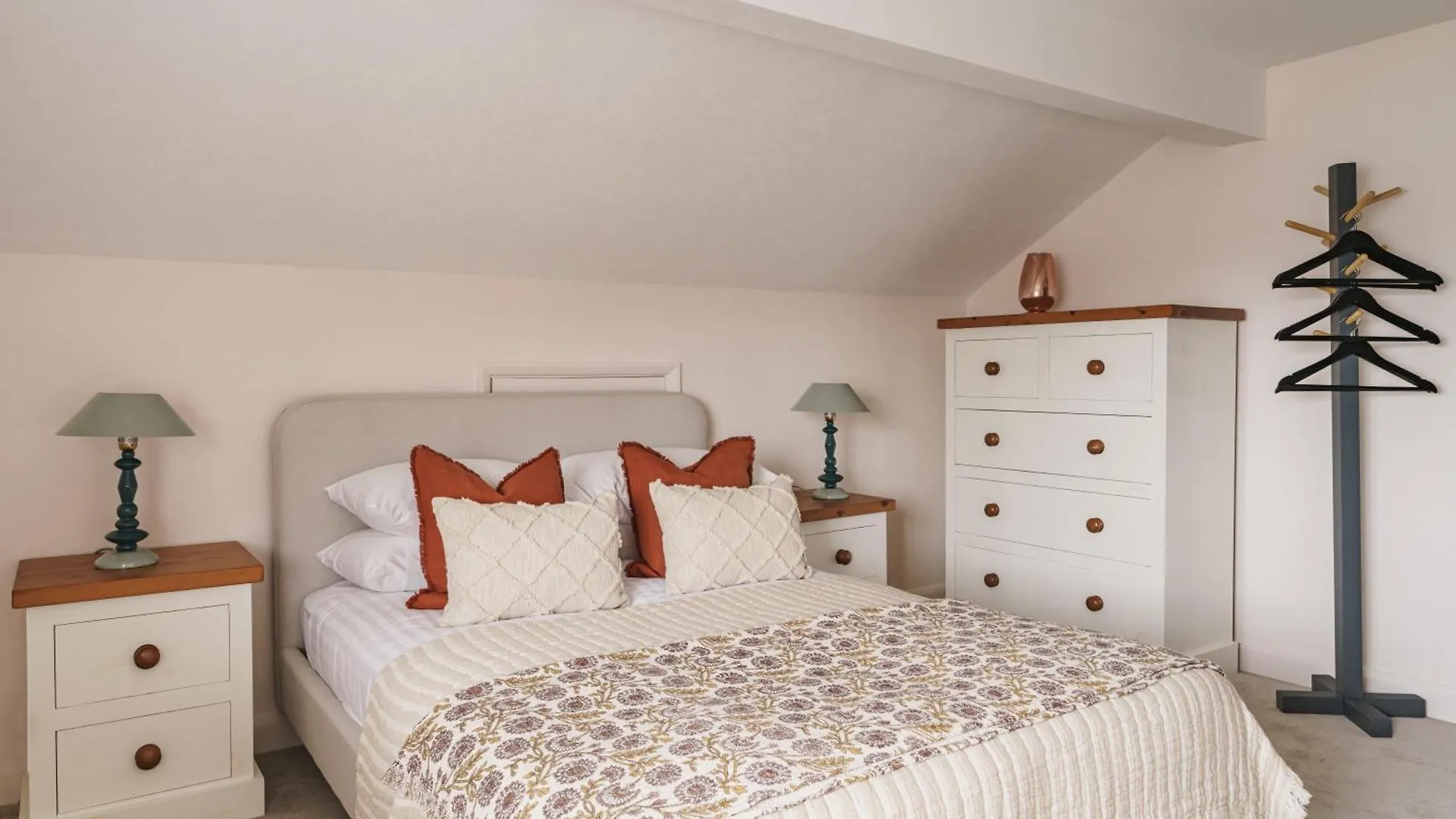 Sylvan Wood, Gorgeous Views Villa