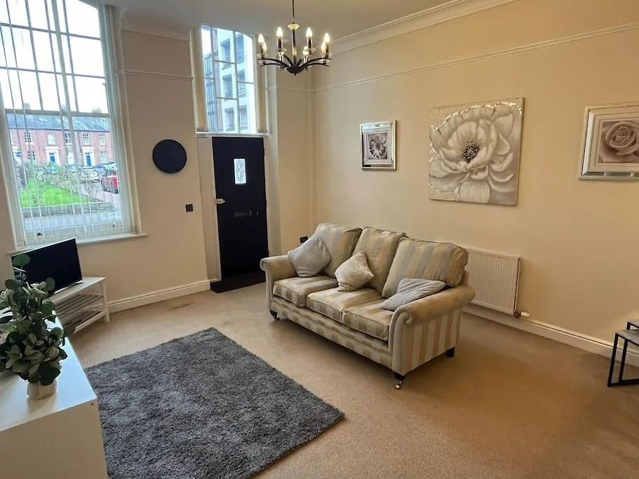 Thurnams House, Ground Floor Apartment *