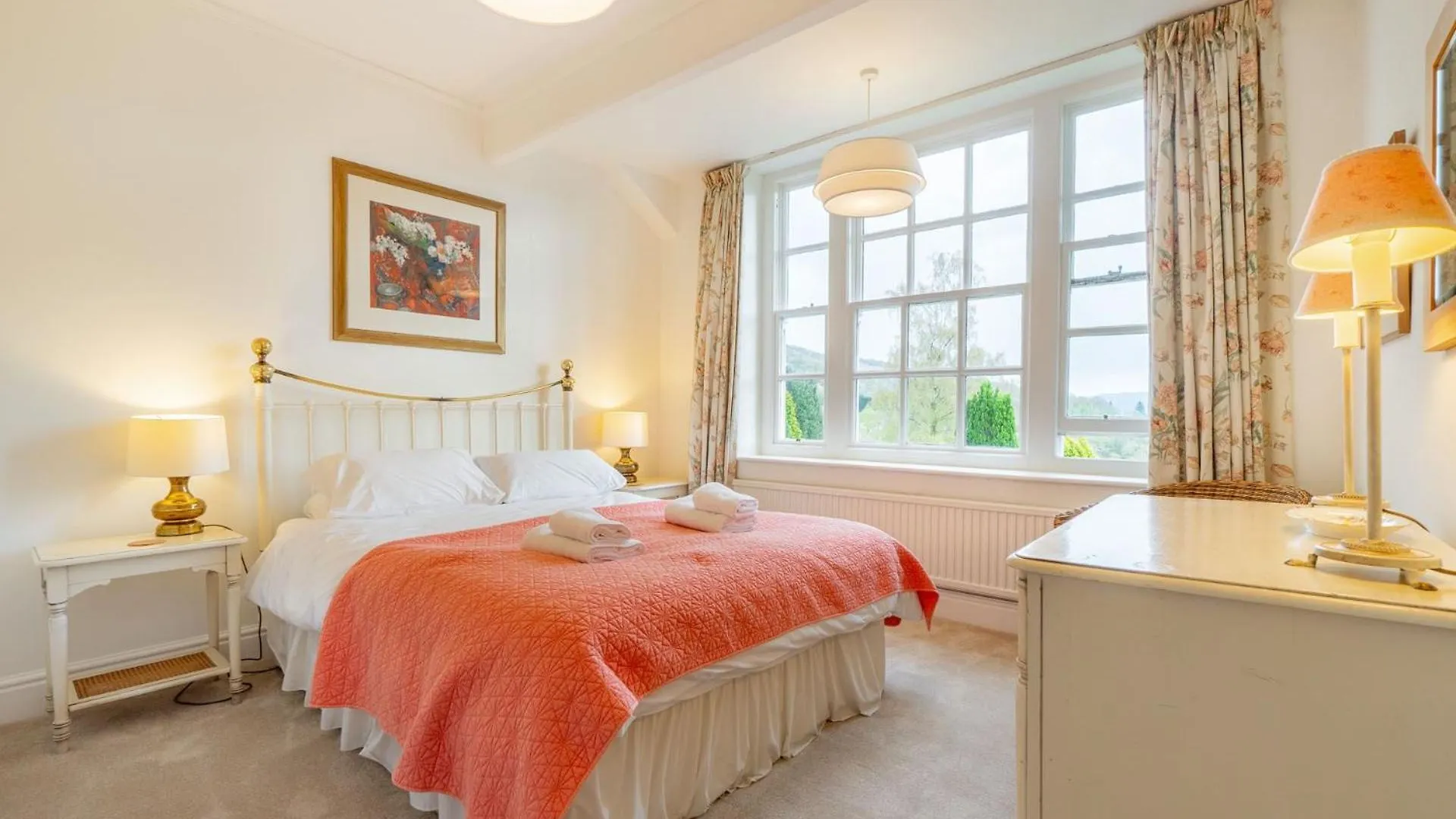 2 Sweden Bank Holiday home *