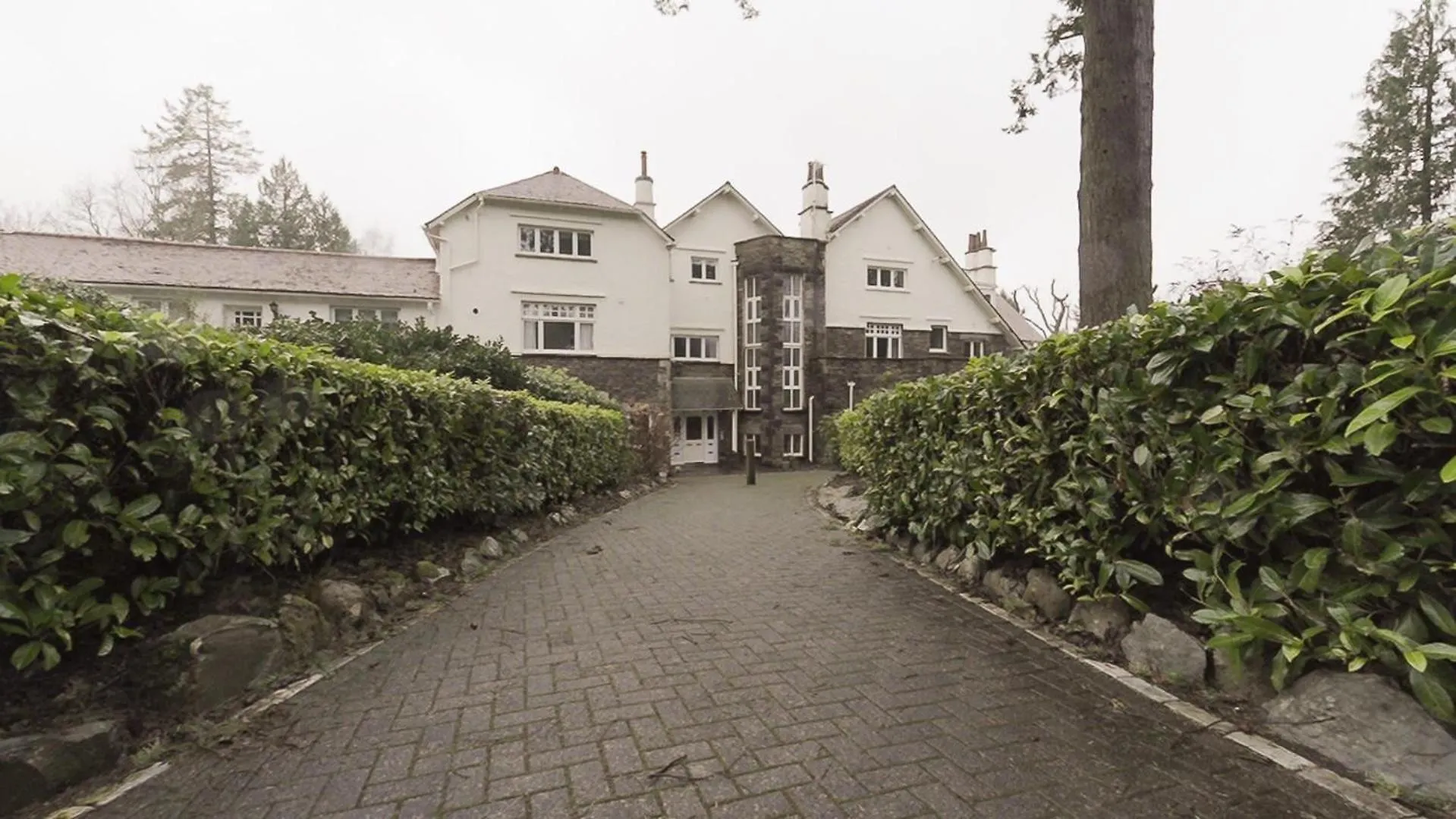 6 Meadowcroft House *
