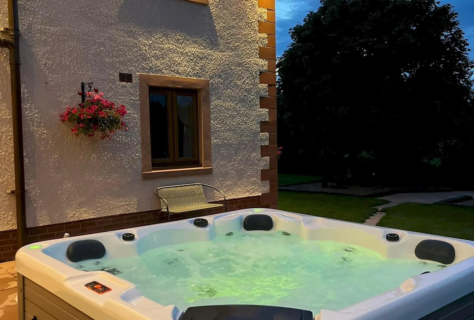 度假居 Pass The Keys Spectacular 7br House Hot Tub And Gardens In Gretna