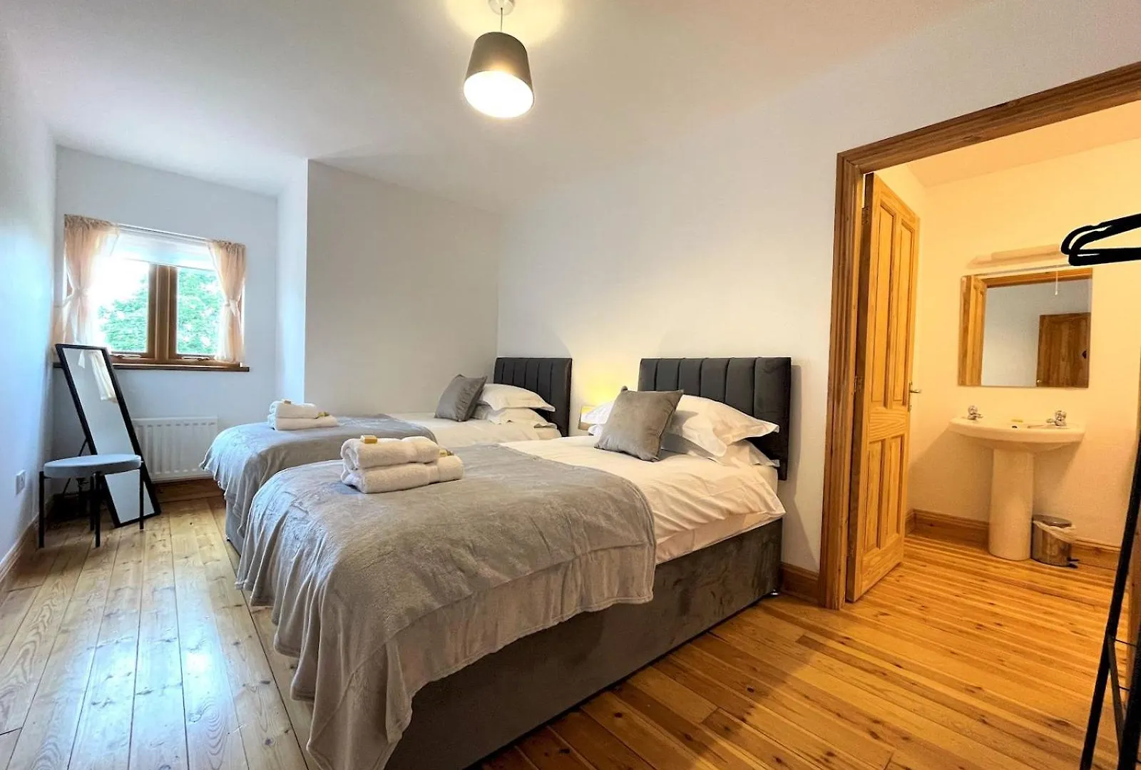 Pass The Keys Spectacular 7br House Hot Tub And Gardens In Gretna 度假居 *