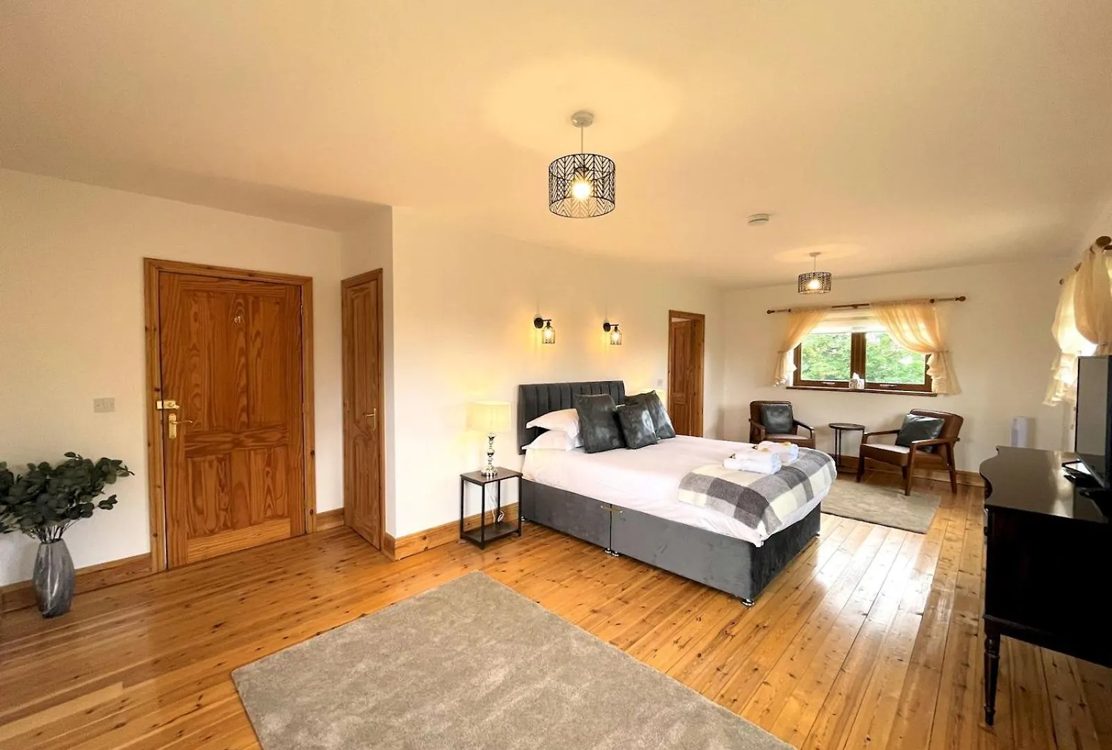 Pass The Keys Spectacular 7br House Hot Tub And Gardens In Gretna * 葛特纳格林