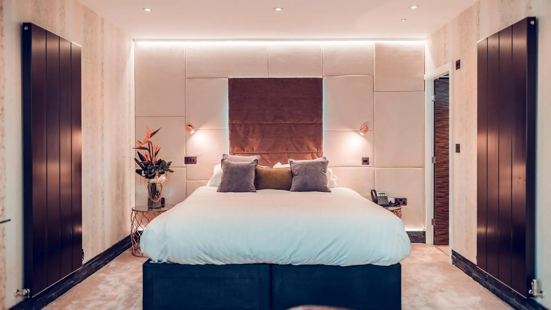 Aphrodites Group - Luxury Hot Tub In District! Боунес-он-Уиндермер