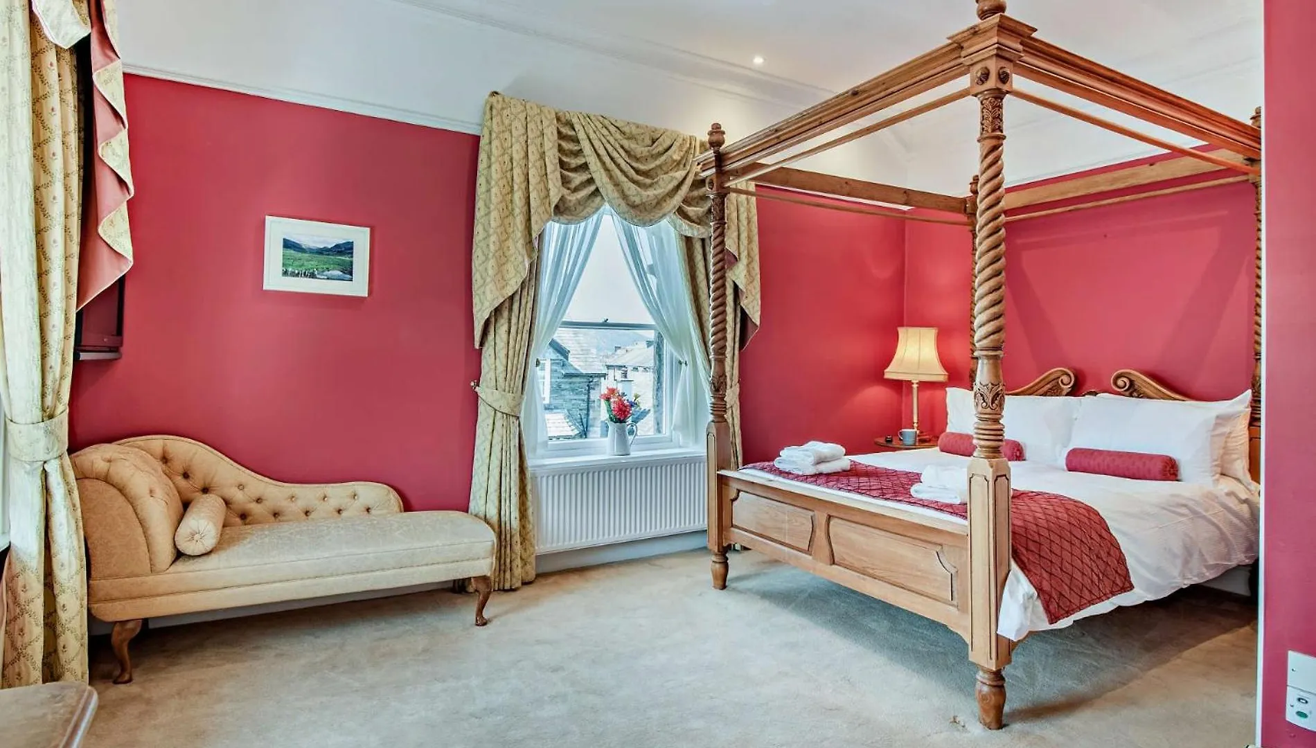 6 Bed In Keswick 90333