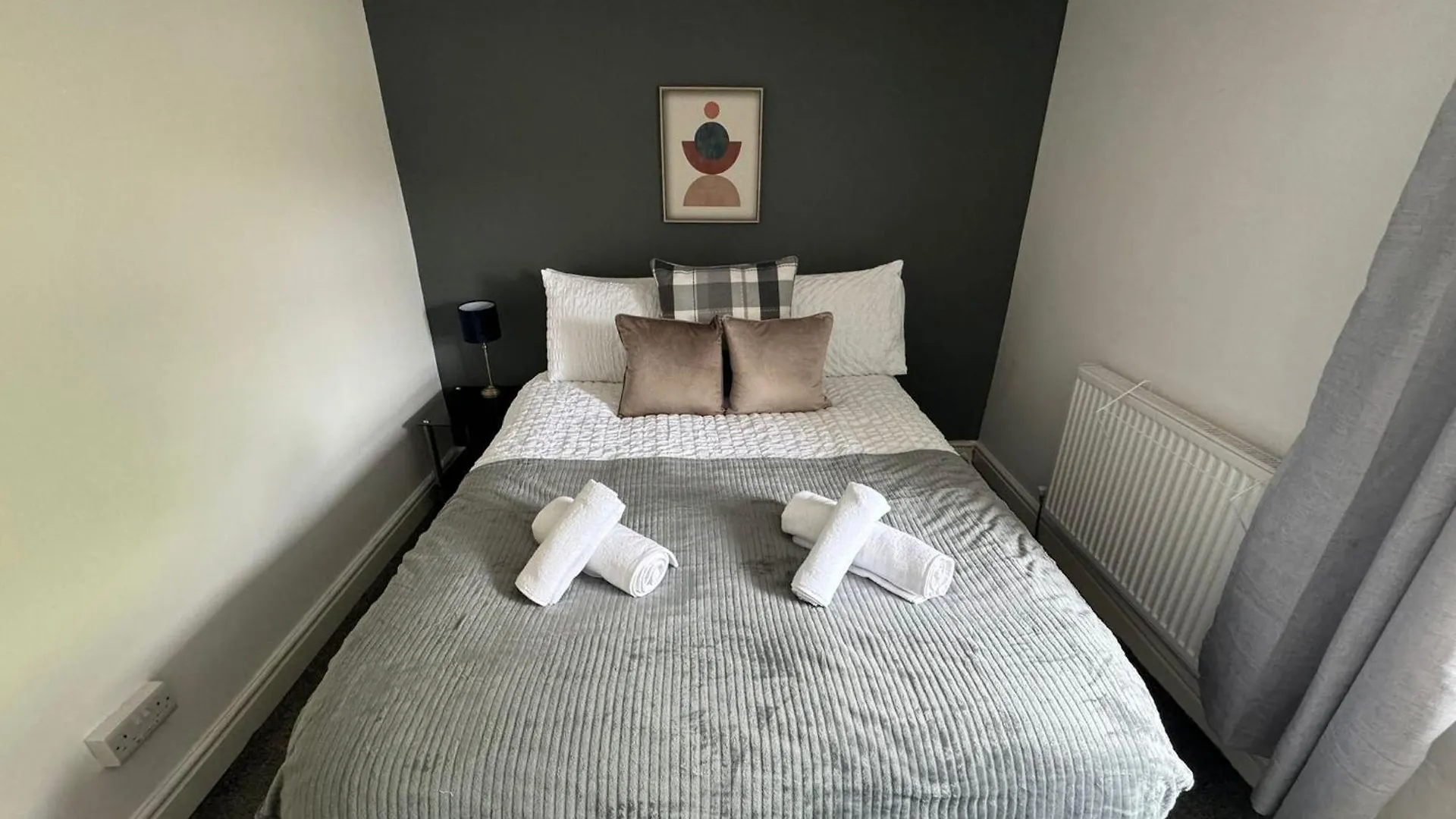 Apartment Woodman House- 7 Bed House *