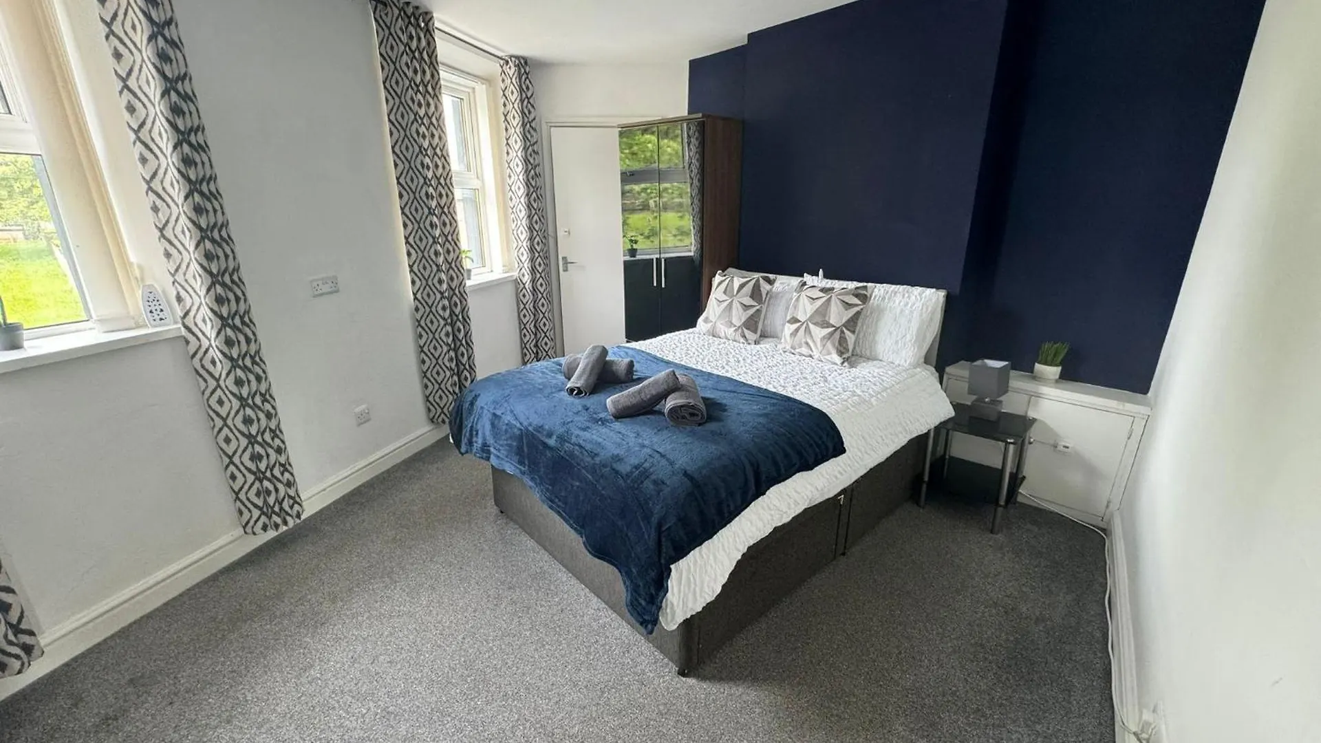 Woodman House- 7 Bed House