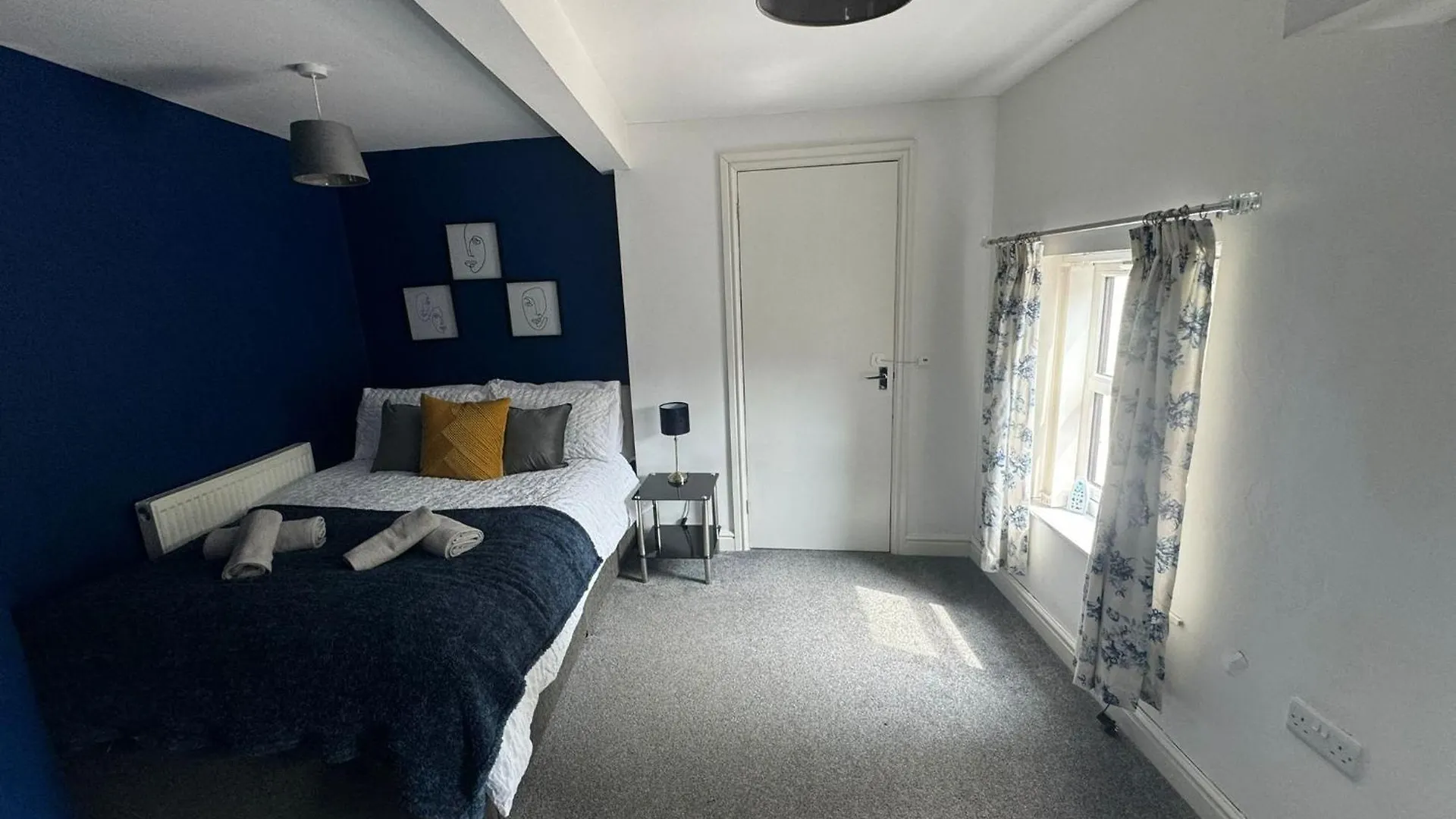 Apartment Woodman House- 7 Bed House *