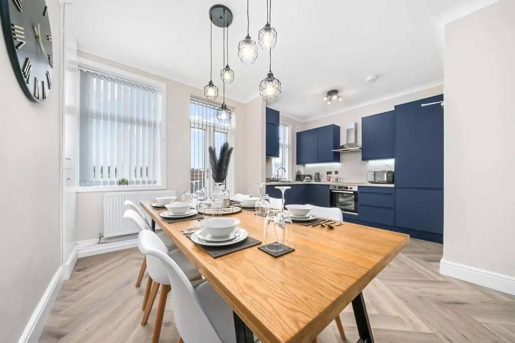 Luxury 4 Bed Apartment Gretna