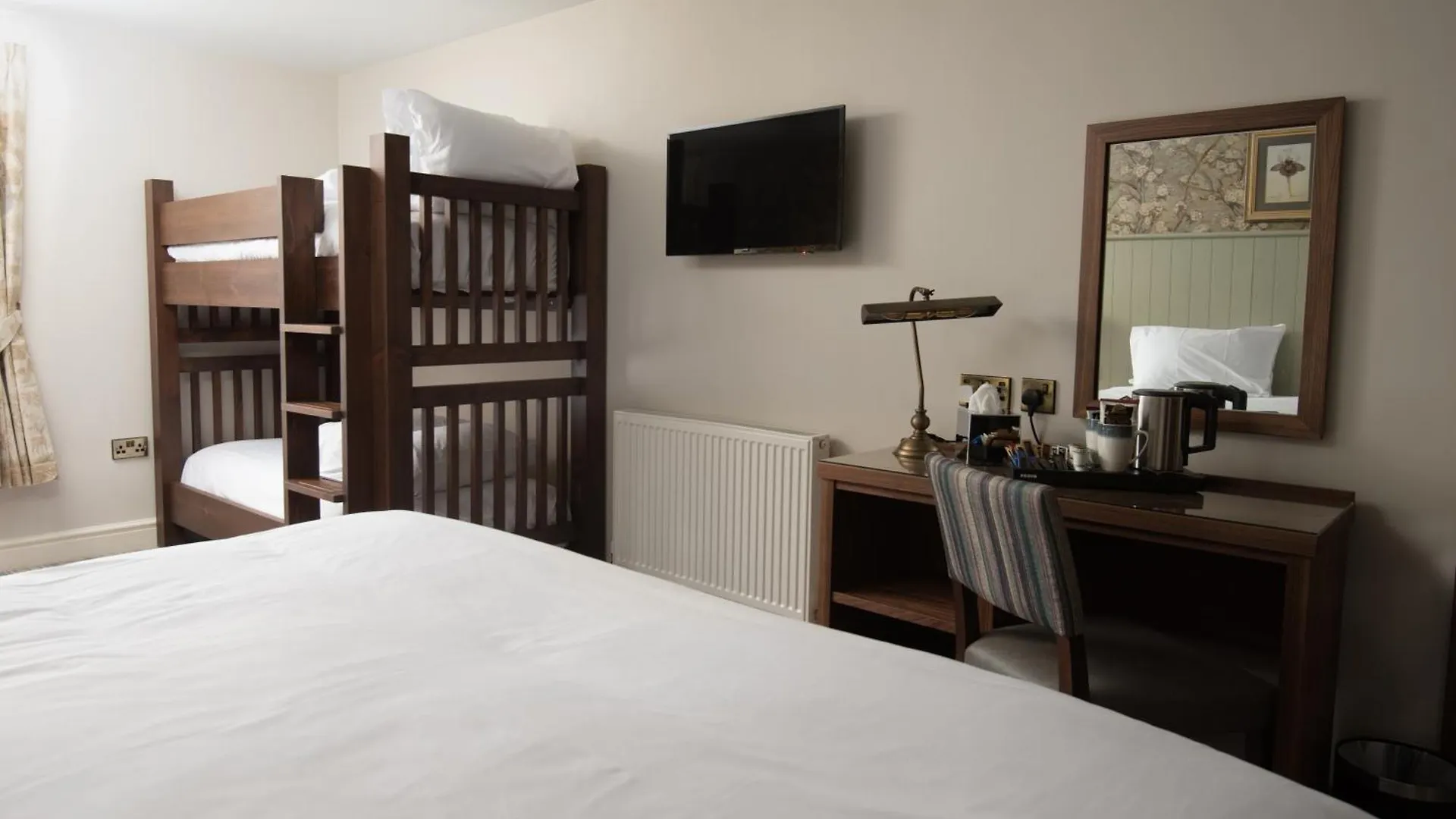 אורחן The Ullswater Inn- The Collection Group גלנרידינג