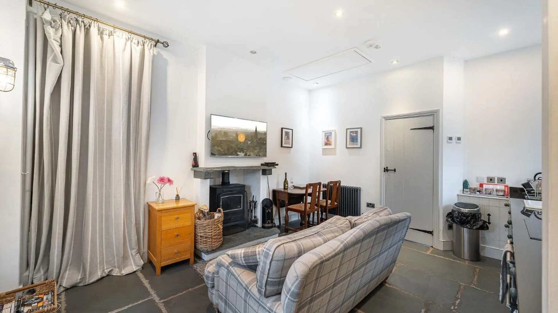 Riverside Holiday home