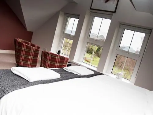 Lakeside House Penzion 4*