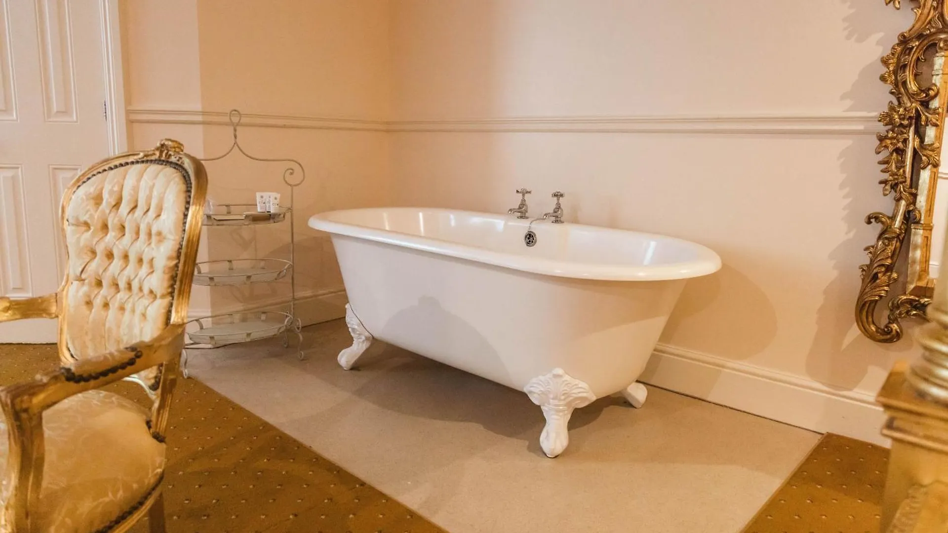Grange Hotel 4*