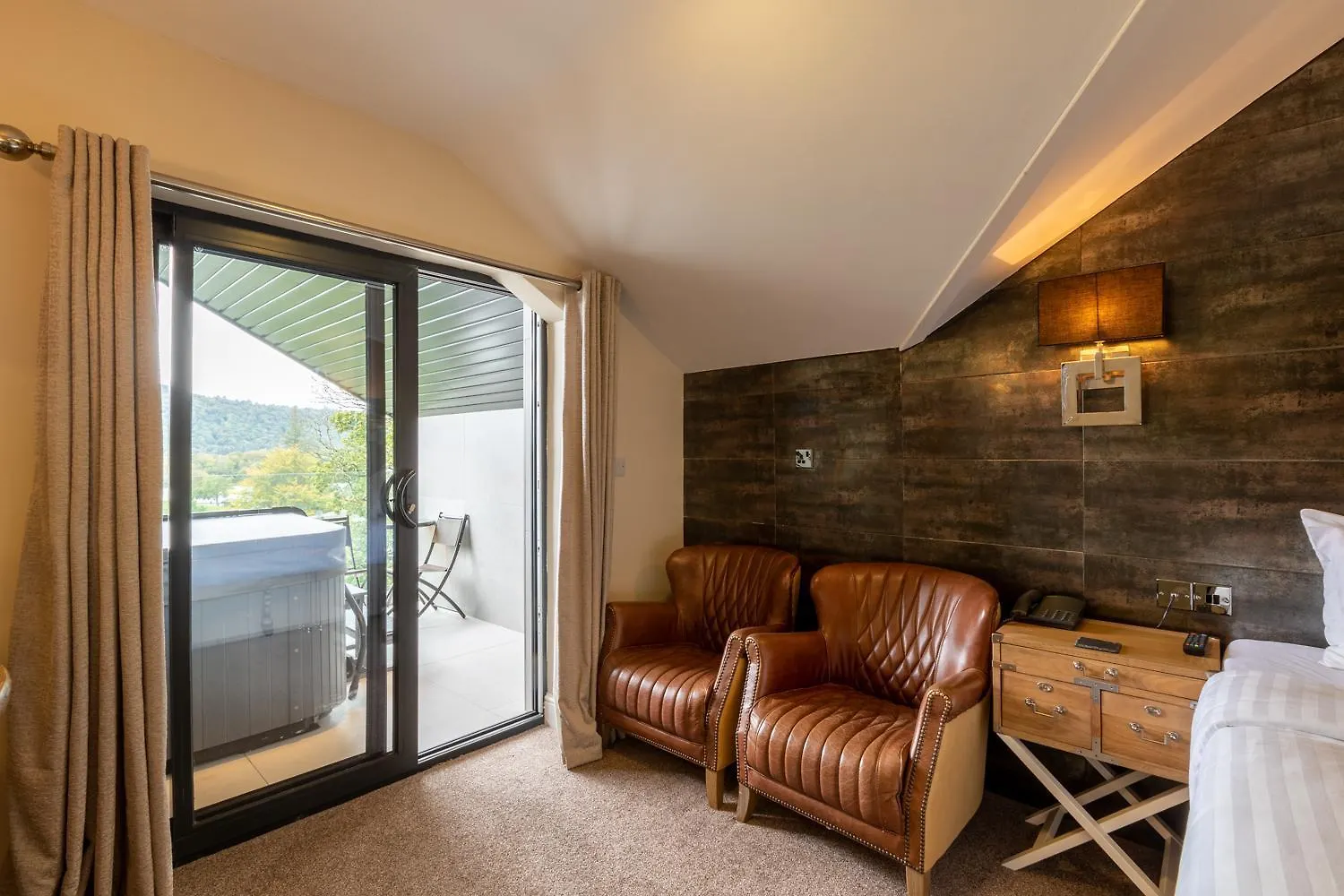 Hotel Lakes & 5*
