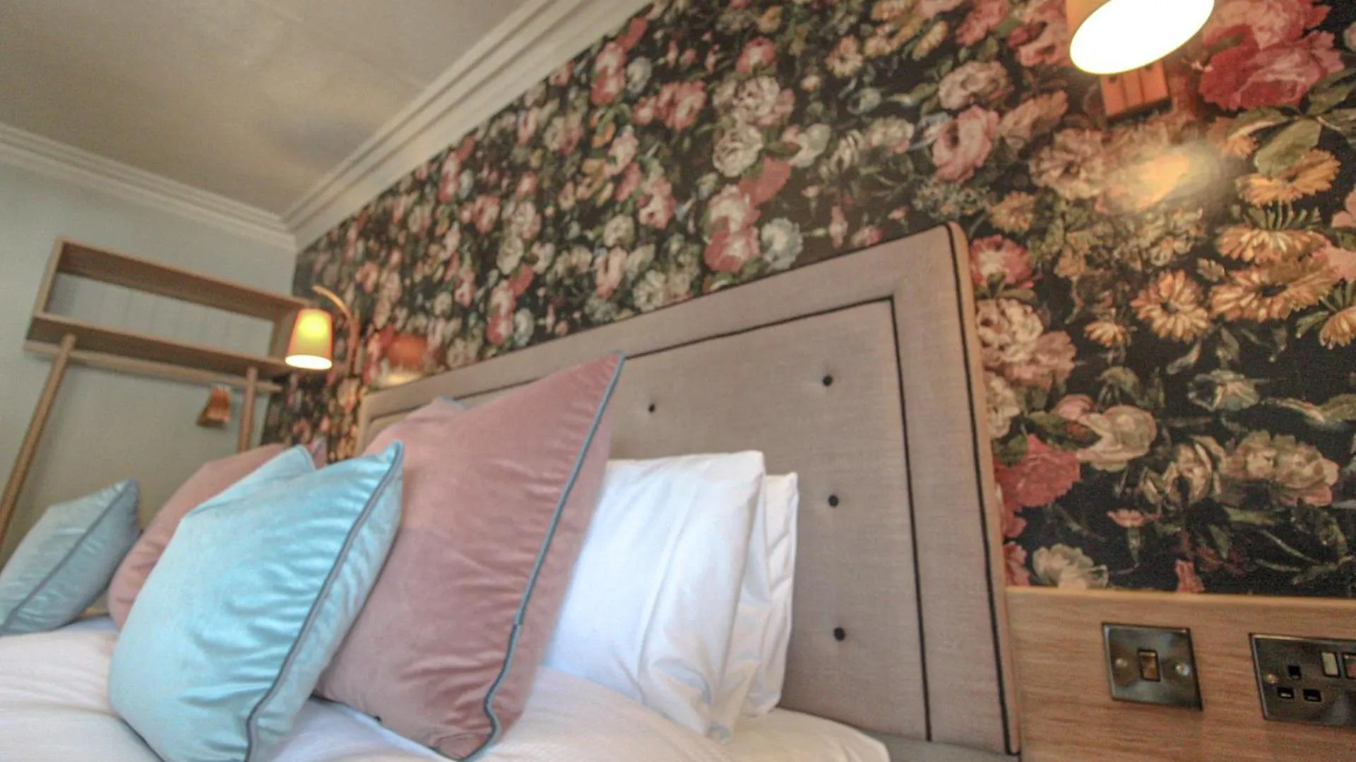 The Inn 3*