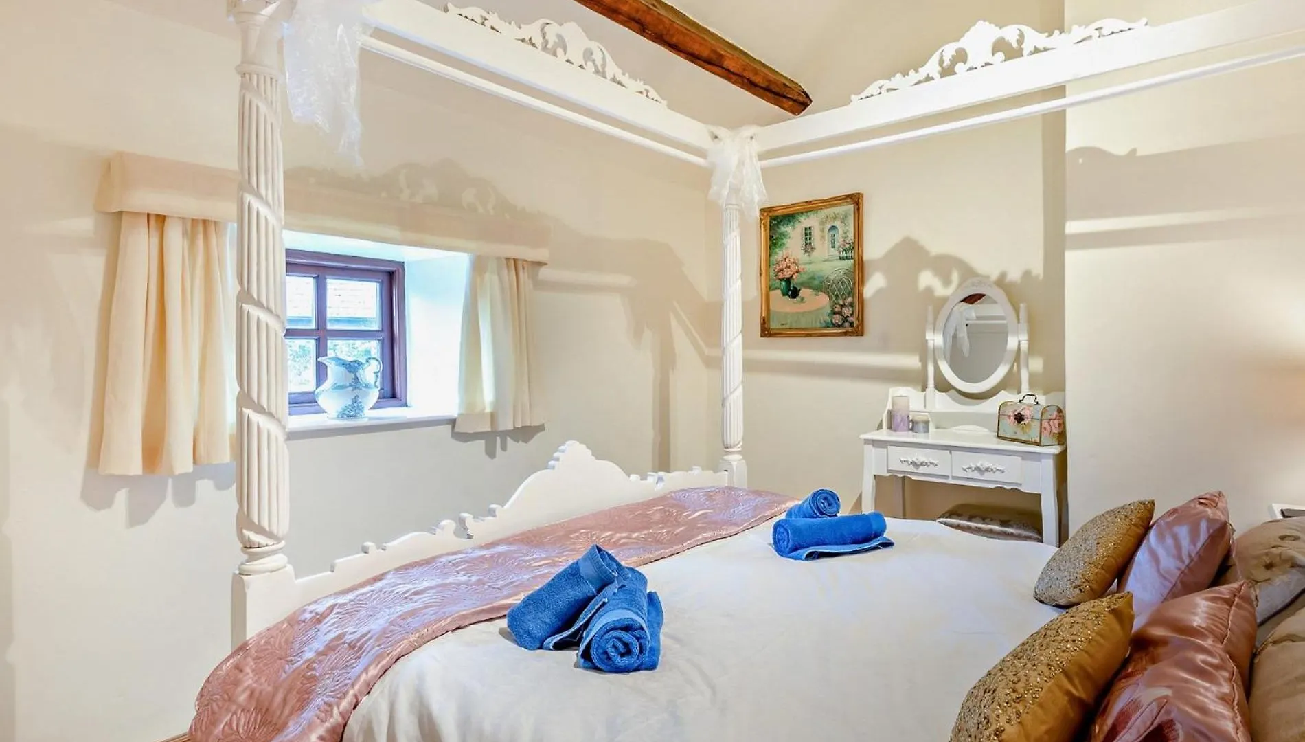 3 Bed In 94529