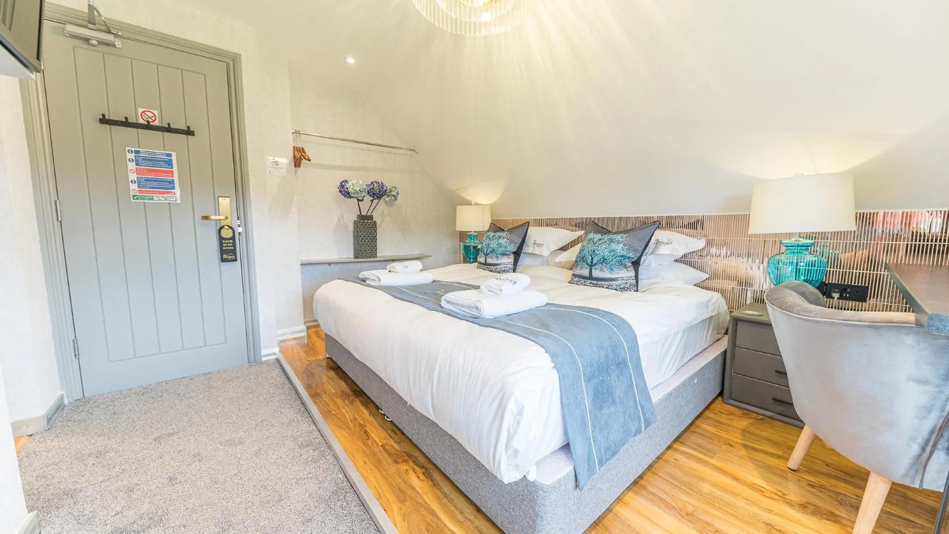 The Log House Guest house 3*